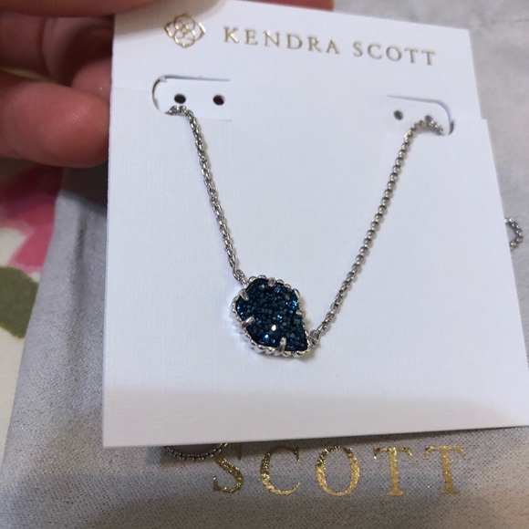 $ firm no offers Kendra Scott Tess Necklace - Picture 2 of 5